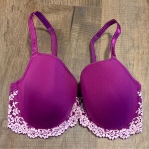 Wacoal 34DDD Magenta Bra.